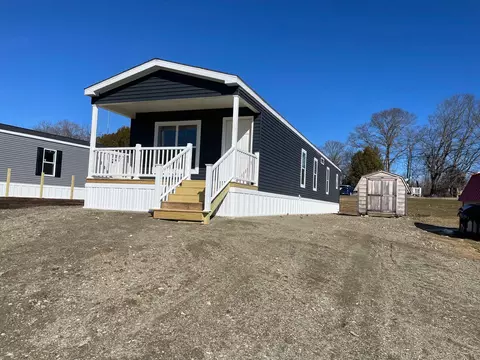 11 Daniel Dr, Belfast, ME 04915