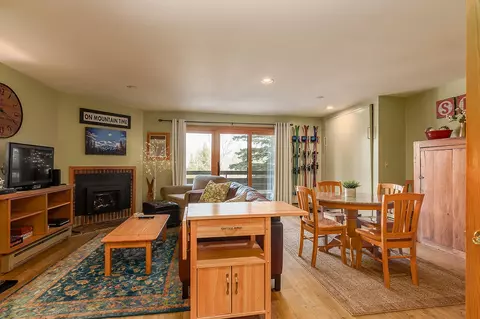 287 Birchwood Ln #287, Carrabassett Valley, ME 04947