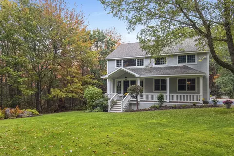 32 Mitchell Ln, Thomaston, ME 04861
