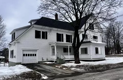87 Military St, Houlton, ME 04730