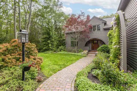 8 Dyer Pond Rd, Cape Elizabeth, ME 04107