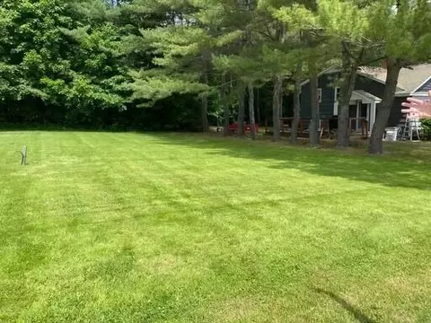 8 Robinson Gdns #8, Lewiston, ME 04240