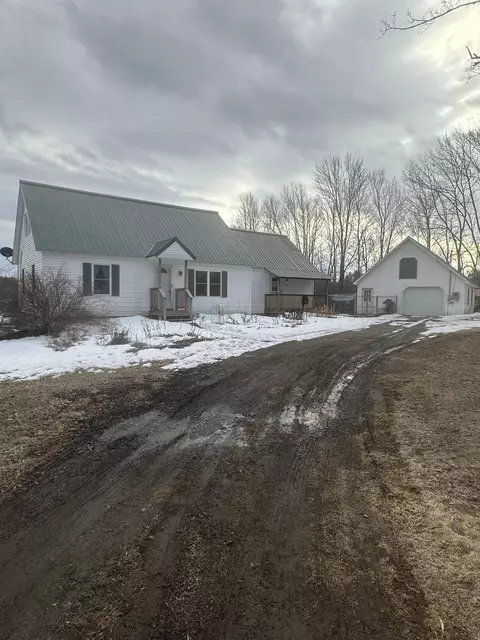 889 Mullen Rd, Stetson, ME 04488