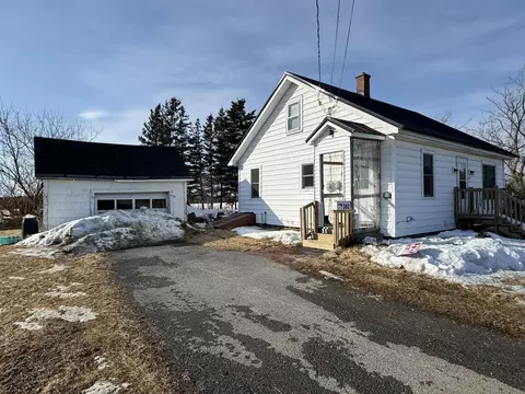 382 Station Rd, Easton, ME 04740