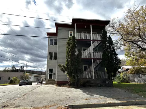 39 Kimball Ave, Mexico, ME 04257