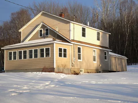 200 Enfield Rd, Lincoln, ME 04457