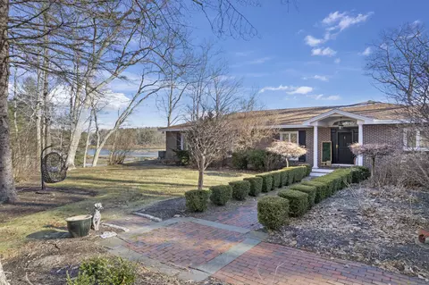 22 Donovans Ln, York, ME 03909