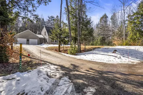 38 Safari Dr, Brunswick, ME 04011