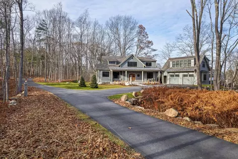 8 Rosebud Ln, Ogunquit, ME 03907