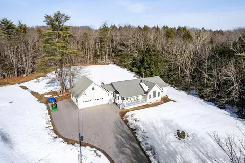521 Fletcher Rd, Auburn, ME 04210