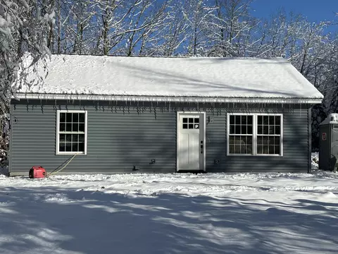 67 Chickadee Dr, Auburn, ME 04210