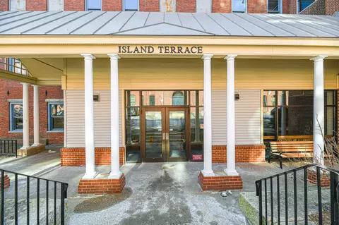 1 Island Ter #317, Saco, ME 04072