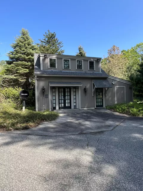 13 River Rd, Cape Neddick, ME 03902