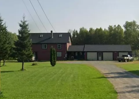 642 Smyrna St, Houlton, ME 04730