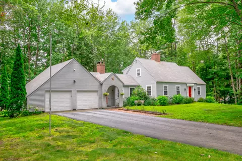 2 Scabbard Rd, Scarborough, ME 04074