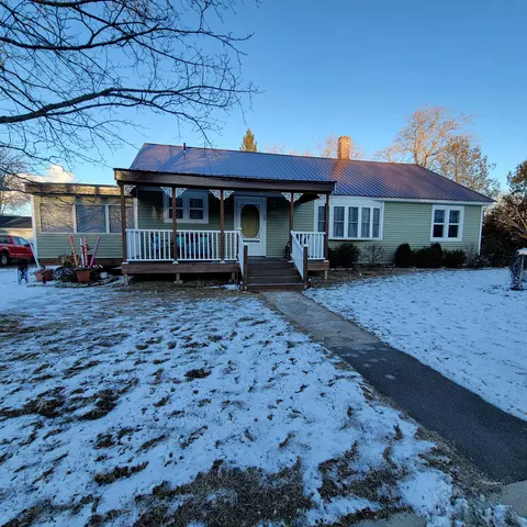 10 Summit St, Baileyville, ME 04694