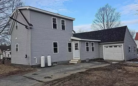 10 Bailey St, Skowhegan, ME 04976