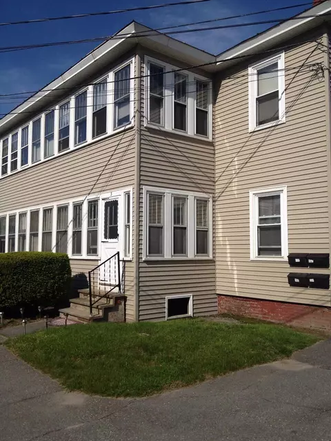 2 Monument St, Winslow, ME 04901