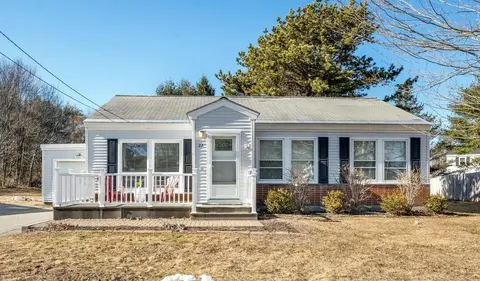 22 Moore Ave, Brunswick, ME 04011