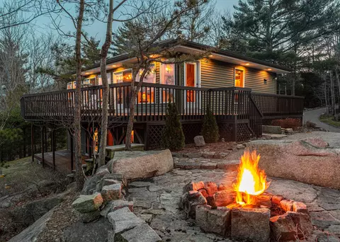 16 Pine Ledge Ln, Mount Desert, ME 04660