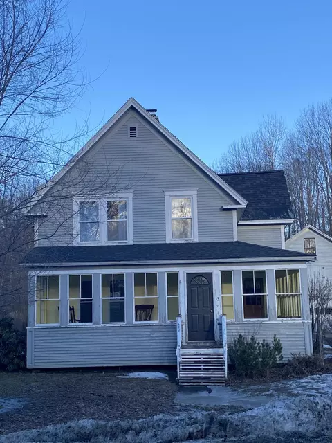 13 Fairview Ave, Dover Foxcroft, ME 04426