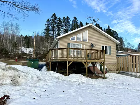 35 Highland Ave, Fort Kent, ME 04743