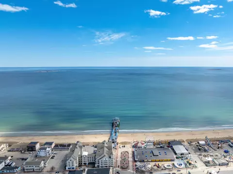 29 Staples St, Old Orchard Beach, ME 04064