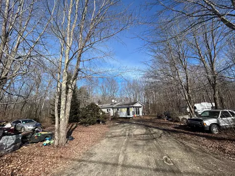 1111 Post Rd, Bowdoinham, ME 04008