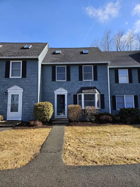 86 Baldwin Dr #86, Bangor, ME 04401