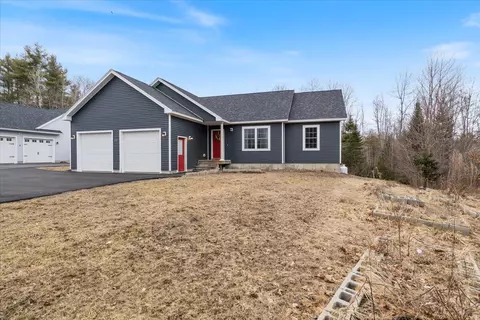 24 Meredith Dr, Windham, ME 04062