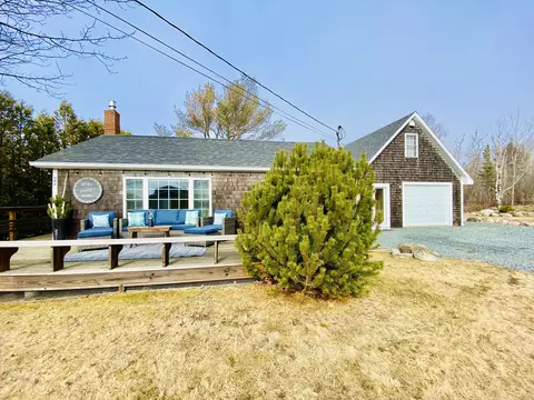 22 Mill Pond Rd, Gouldsboro, ME 04607