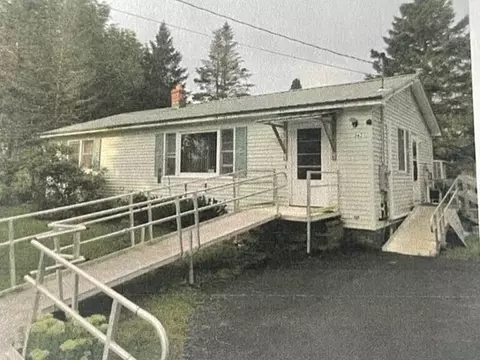 367 Clewleyville Rd, Holden, ME 04429