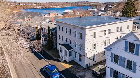 27 High St, Biddeford, ME 04005