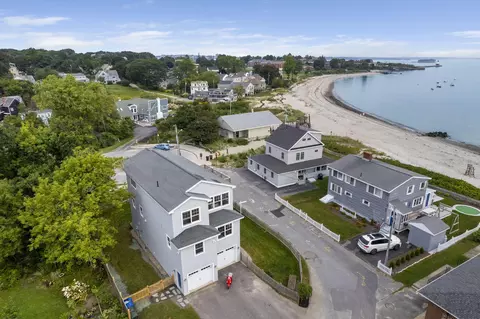4 Fishermans Ln, South Portland, ME 04106