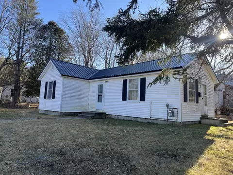 62 Lincoln St, Old Town, ME 04468