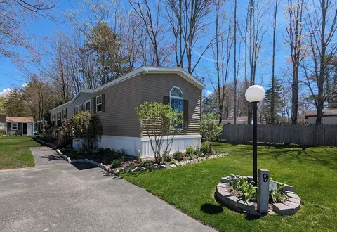 9 Freshwater Dr, Old Orchard Beach, ME 04064