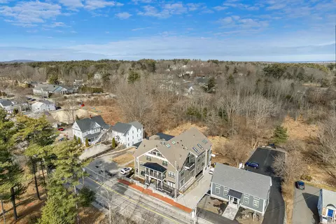 298 York St #7, York, ME 03909