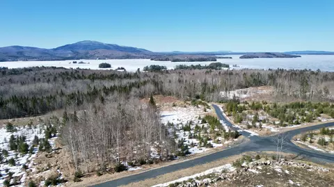 10 Doe Run S, Greenville, ME 04441