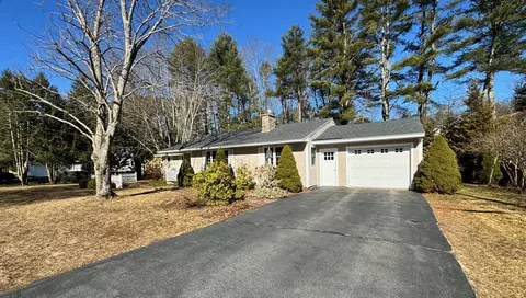 3 Oak Bluff Rd, Kennebunk, ME 04043