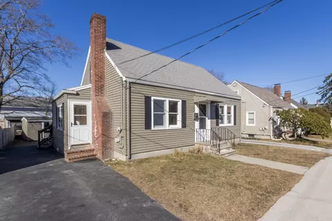 121 Revere St, Portland, ME 04103