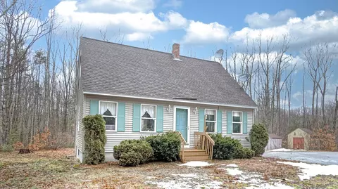 28 Brookside Dr, Dayton, ME 04005