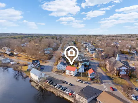 8 Bow St, Berwick, ME 03901