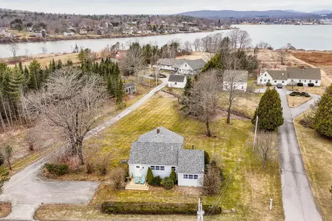 84 N Shore Dr, Owls Head, ME 04854