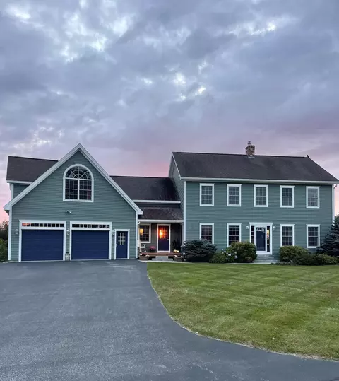 22 Appleseed Dr, Turner, ME 04282