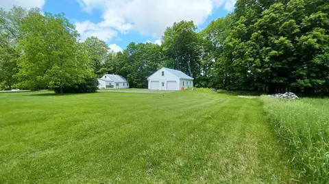 423 Ridge Rd, Fairfield, ME 04937
