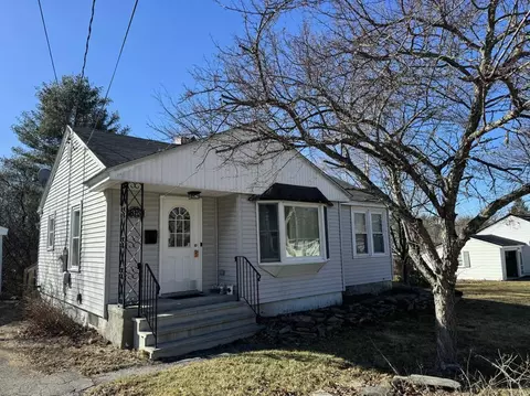 316 Maple St, Bangor, ME 04401