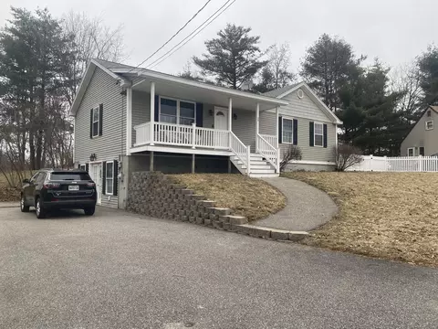 33 Yvonne St, Sanford, ME 04073