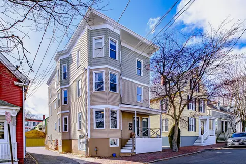 22 Vesper St, Portland, ME 04101