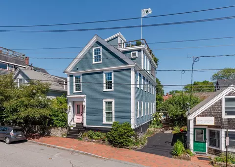 31 Brackett St, Portland, ME 04102