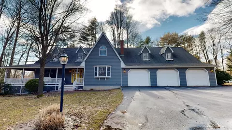 4 Southridge Ln, Lewiston, ME 04240